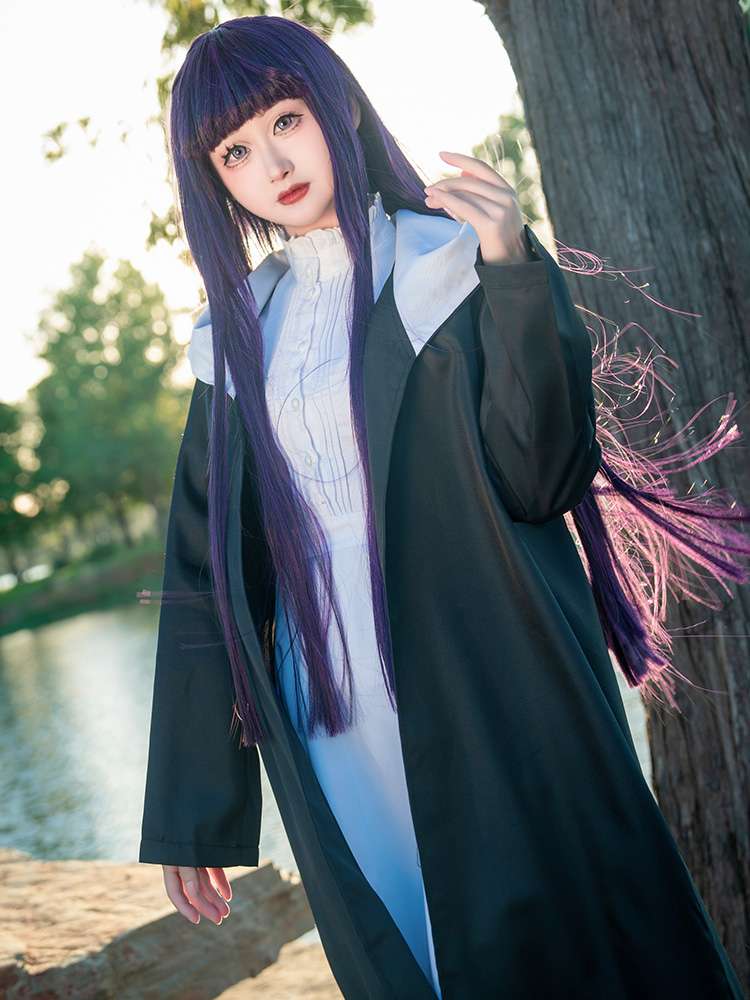 Frierenin Fern Cosplay-puvun etukuva: Beyond Journey's End.