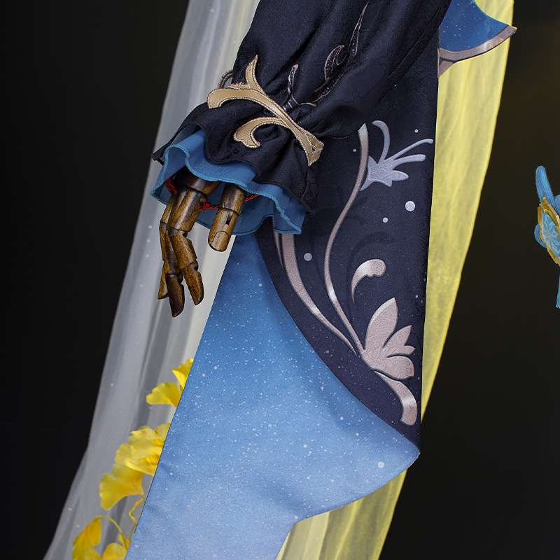 Close-up details of Shenhe Frostflower Dew New Year Outfit