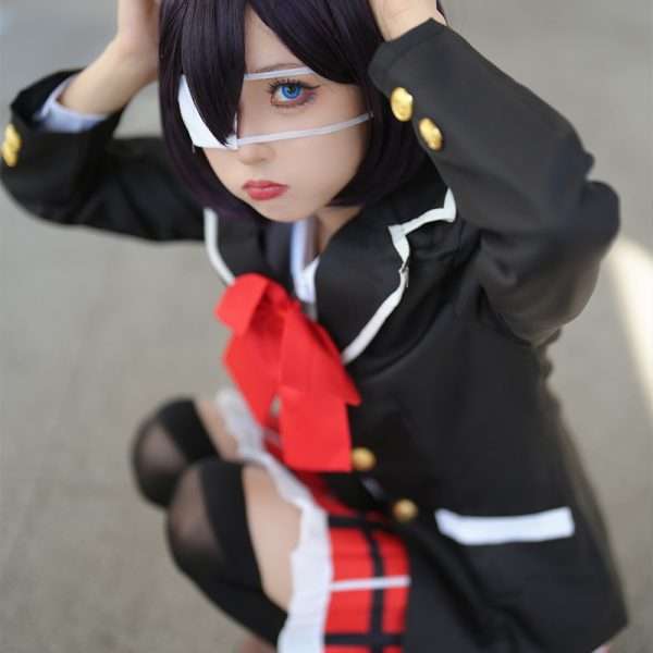 Uniforme escolar encantado com mangas dramáticas