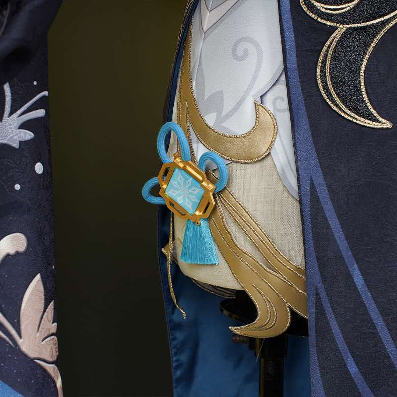 Close-up details of Shenhe Frostflower Dew New Year Outfit