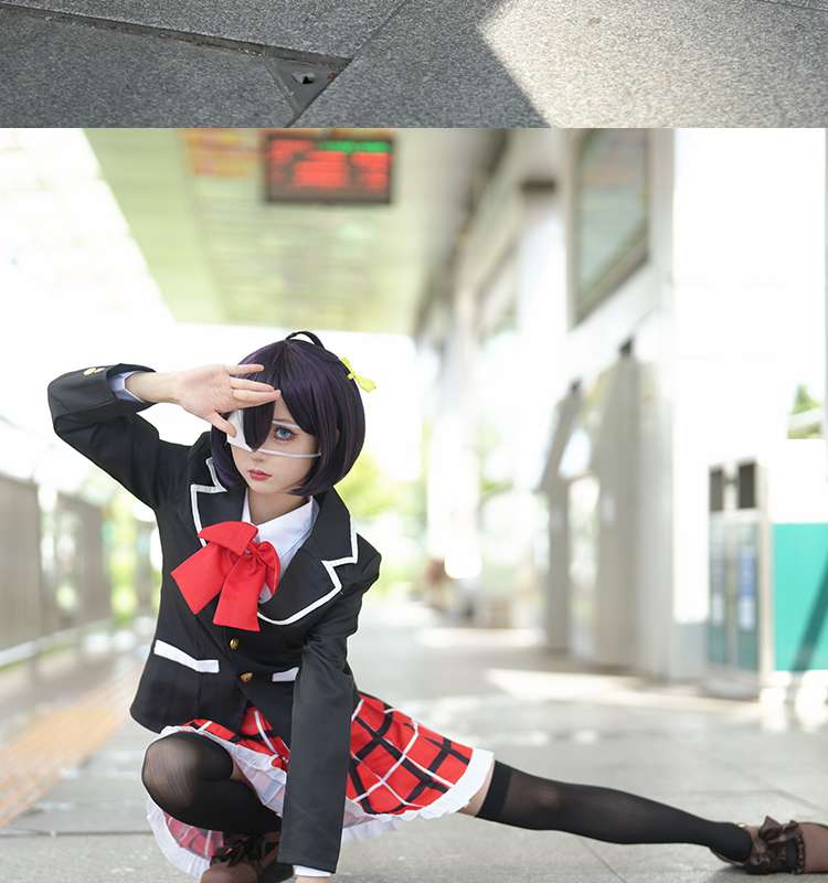 Uniforme escolar encantado com mangas dramáticas