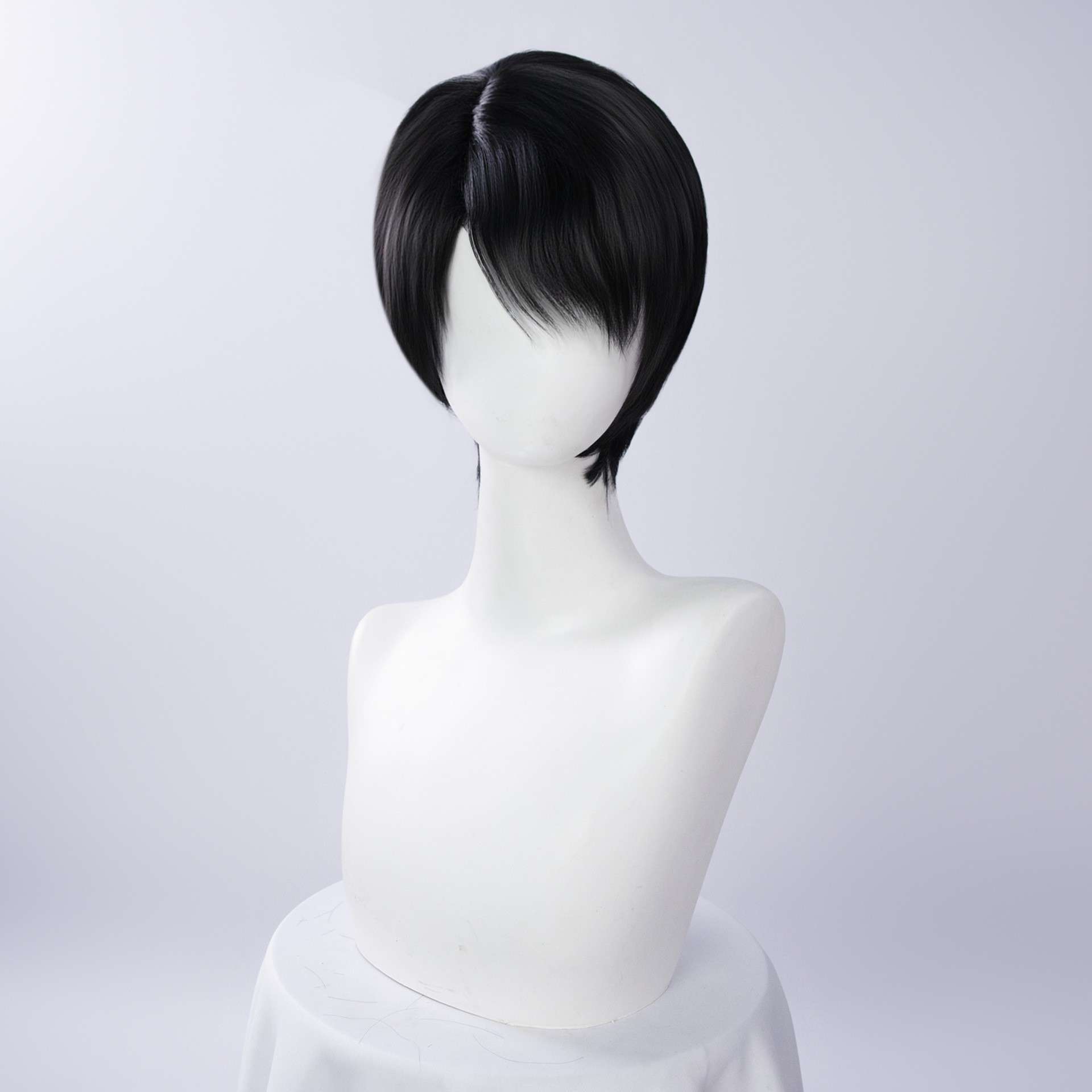 caleb-farspace-black-wig-front.jpg - Vista frontale della parrucca cosplay nera di Caleb Farspace