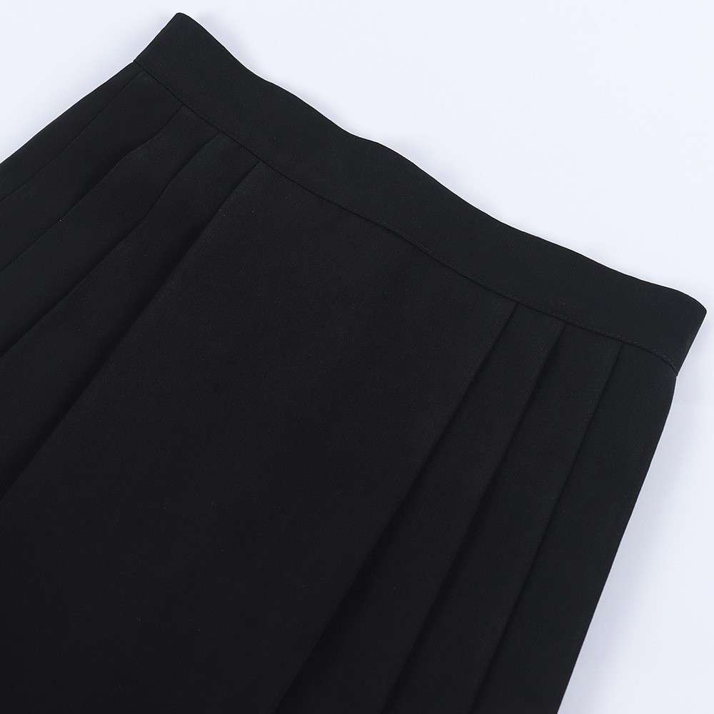 Close-up of fabric and accessories on Meng Qimeng cosplay