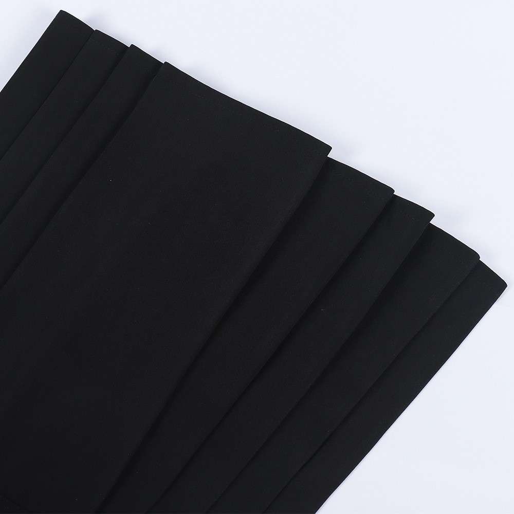 Close-up of fabric and accessories on Meng Qimeng cosplay