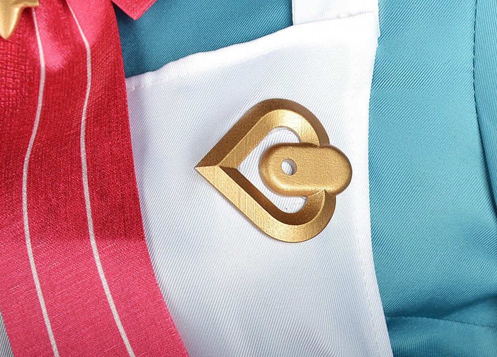 Close-up of Sigewinne costume accessories and seams