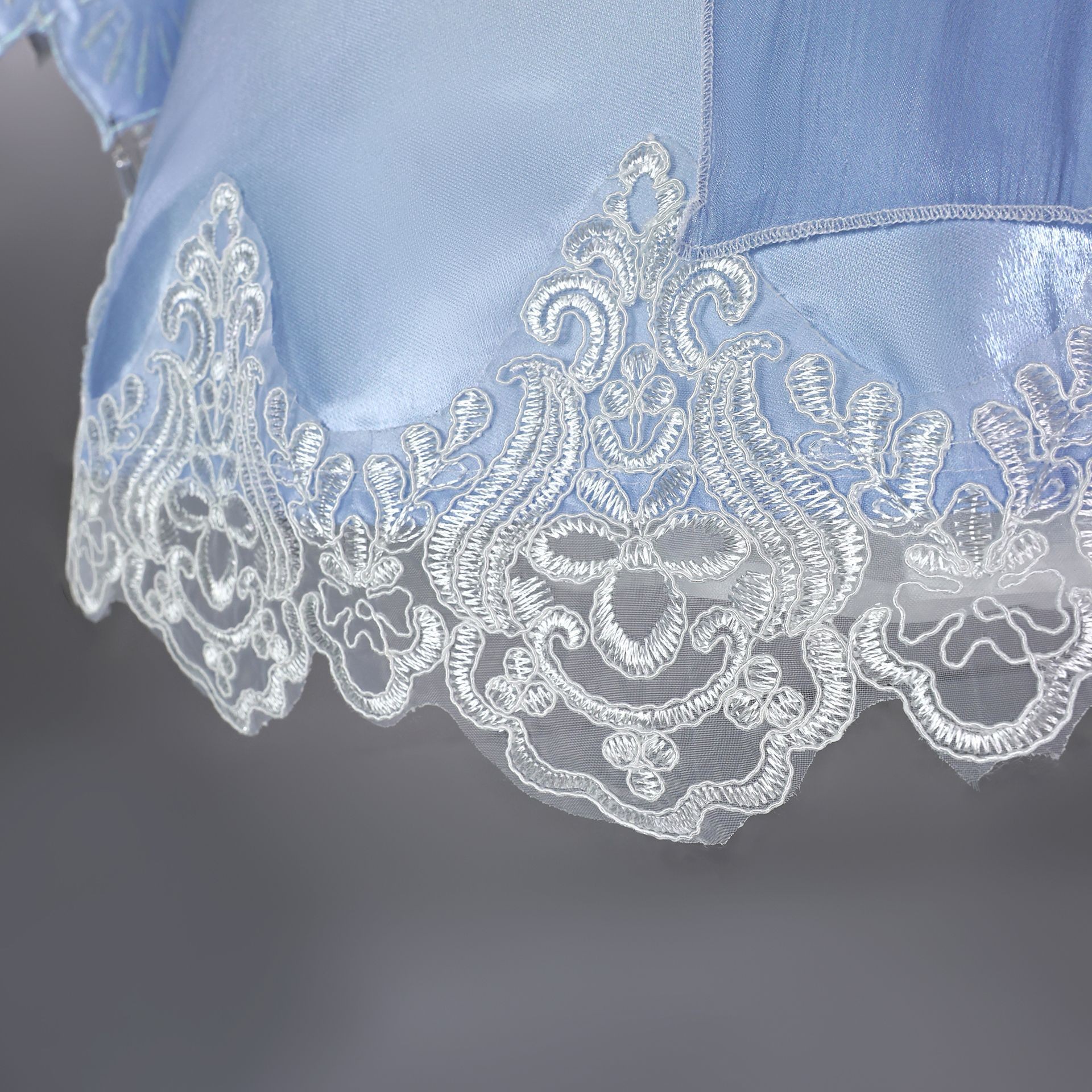 RWBY Weiss Schnee cosplay embroidery and fabric detail