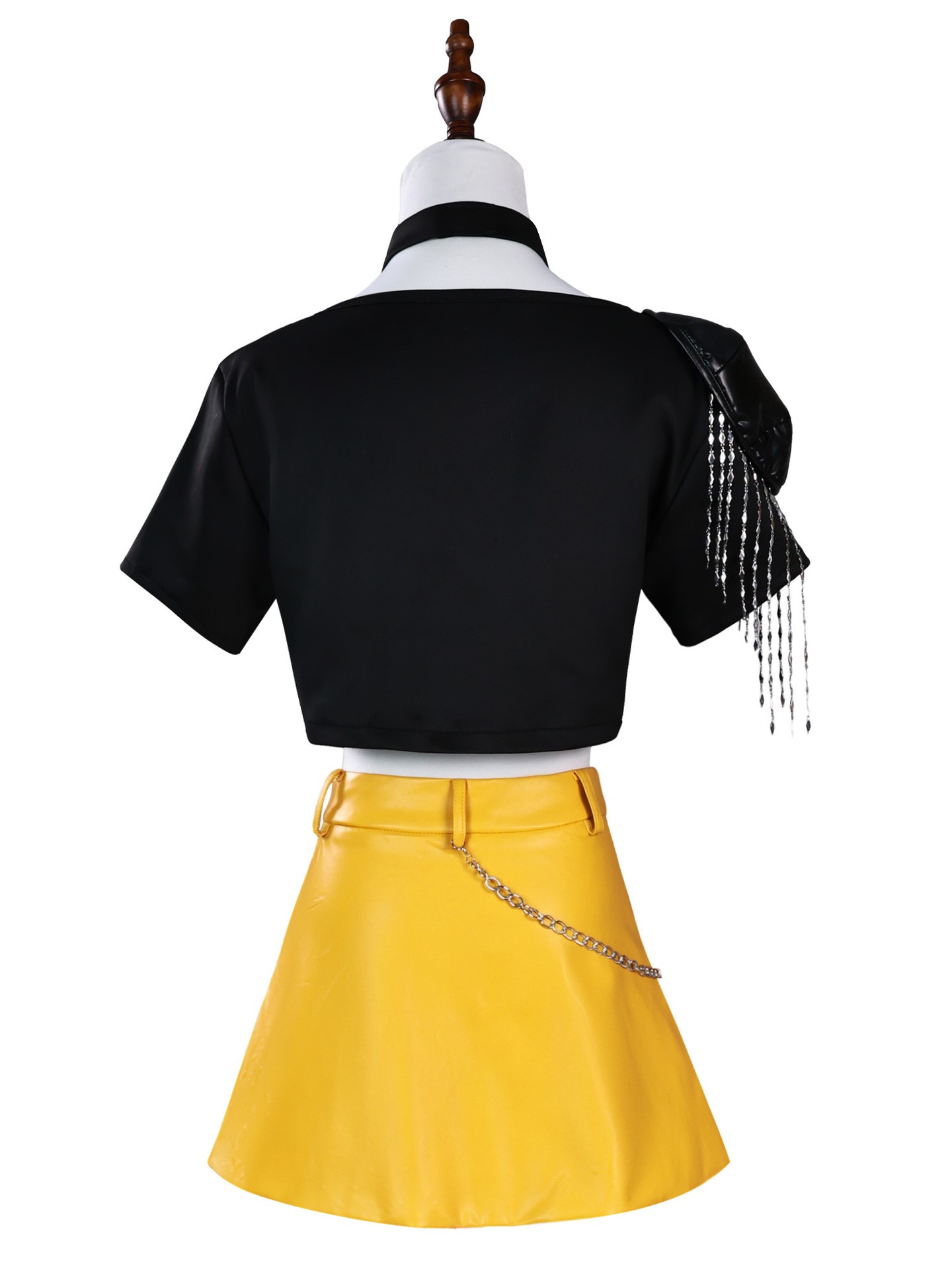 Mira “How It’s Done” Outfit Back | Yumicos