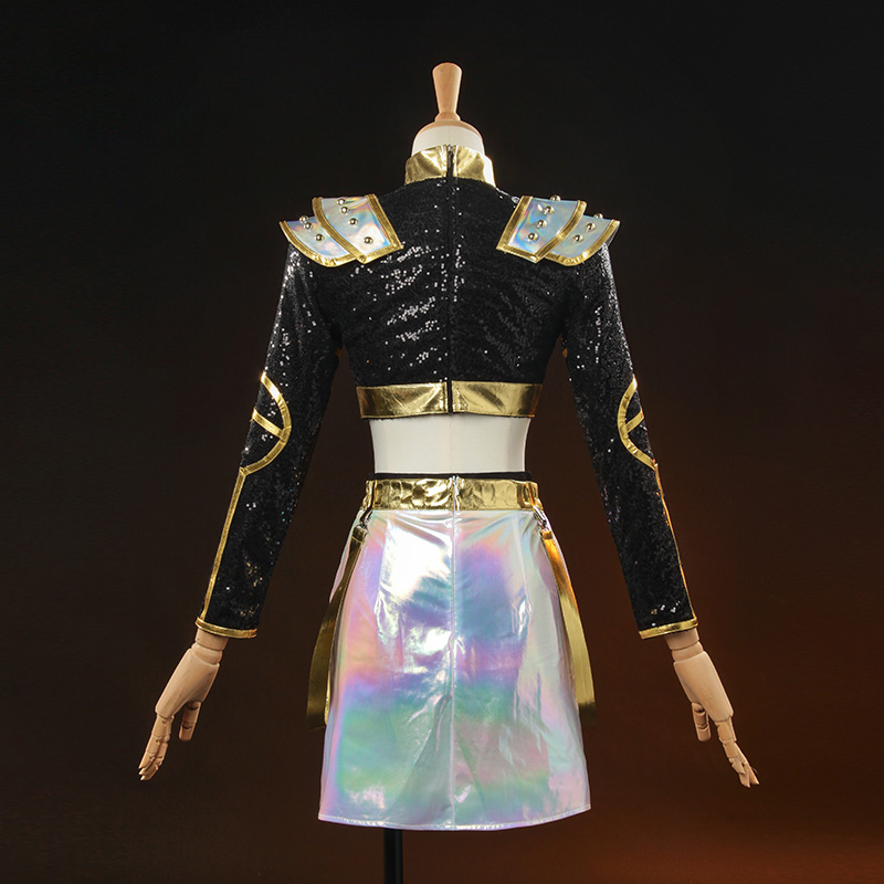 Zoey “Golden Performance” Outfit Back | Yumicos